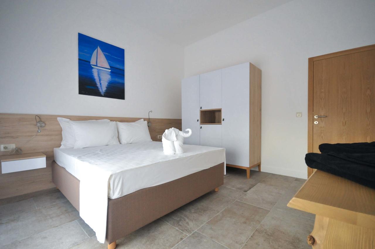 Corso Levante Luxury Suites Petrovac Exterior photo
