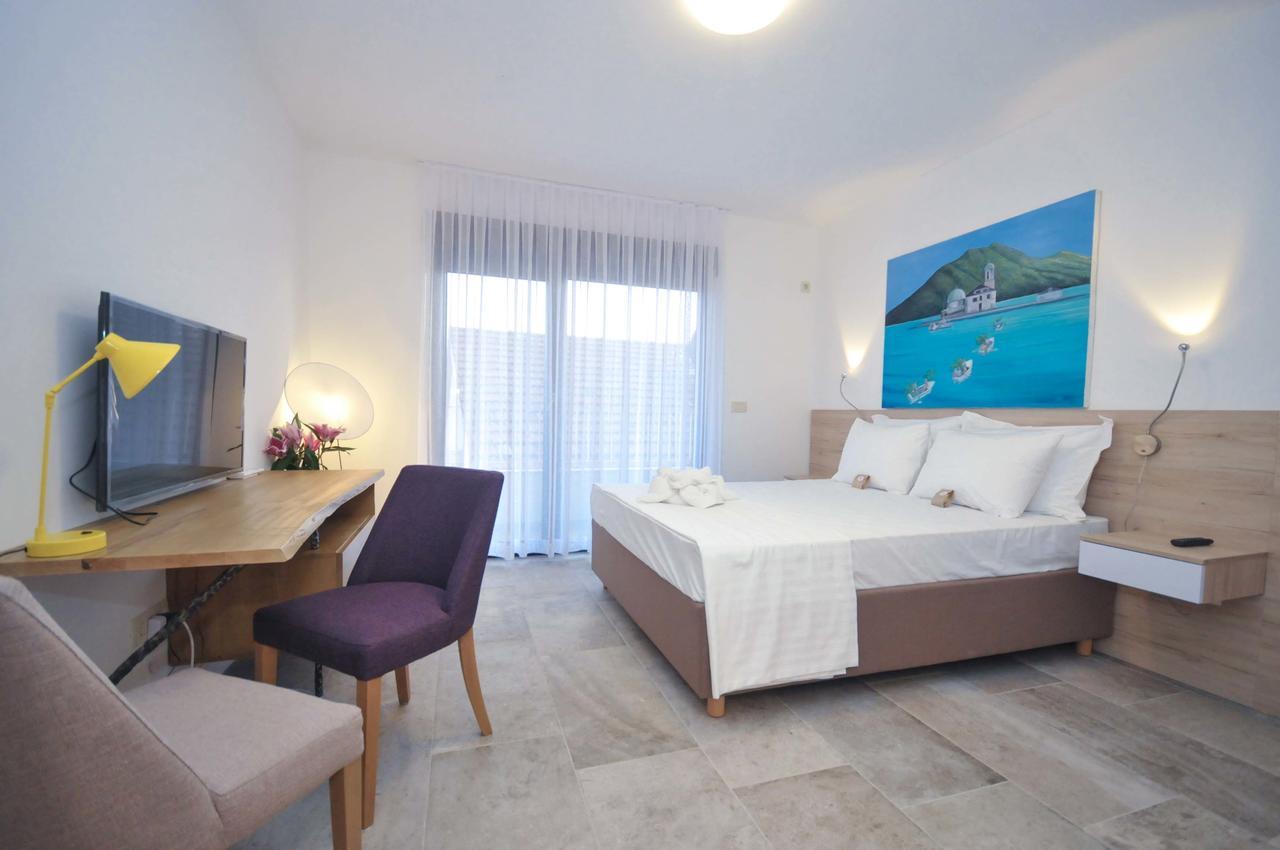 Corso Levante Luxury Suites Petrovac Exterior photo
